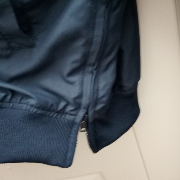 M & Ms World Blue Pullover in size Medium - Picture 6 of 9